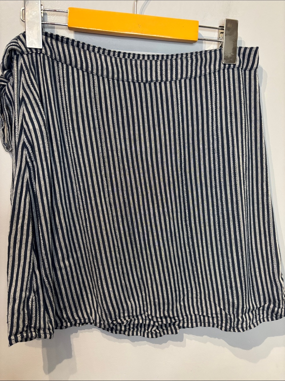 American Eagle Navy and Grey Wrap Skirt - Picture 3 of 5